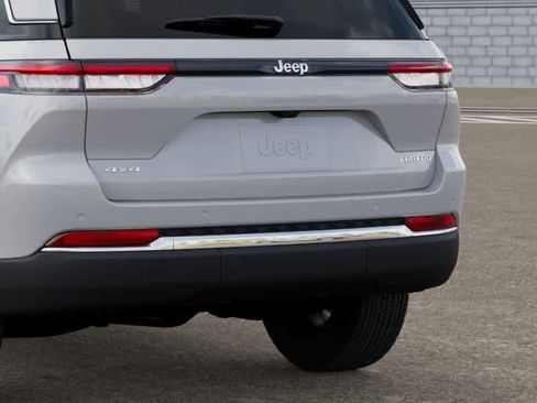 New 2025 Jeep Grand Cherokee Laredo X image 13
