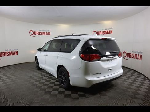 Used 2018 Chrysler Pacifica Touring Plus w/ S Appearance Package image 7