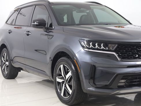 Used 2023 Kia Sorento EX w/ Panoramic Sunroof Package FWD image 41