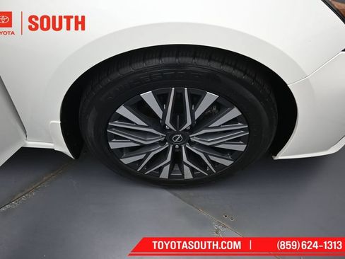 Used 2024 Nissan Altima 2.5 SV FWD image 31