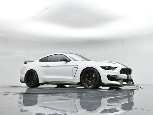 Used 2019 Ford Mustang Shelby GT350R w/ GT350R Equipment Group 920A image 48