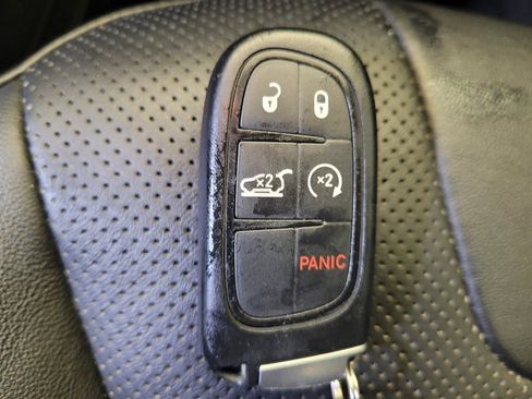 Used 2020 Jeep Cherokee High Altitude image 32