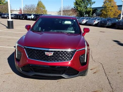 Certified 2024 Cadillac XT4 Premium Luxury image 3