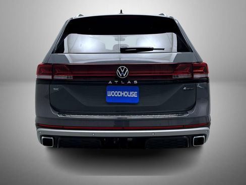 Used 2025 Volkswagen Atlas Peak Edition SE AWD/4WD image 6