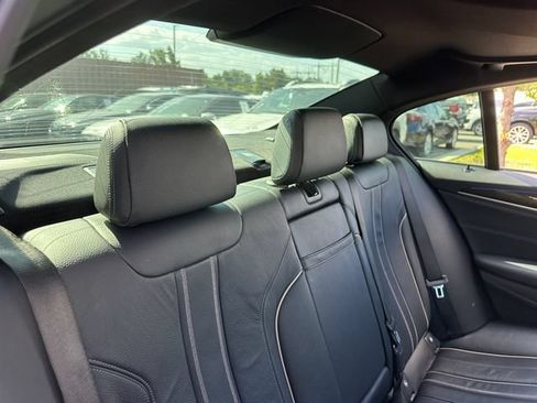 Used 2019 BMW 530e w/ Convenience Package RWD image 28