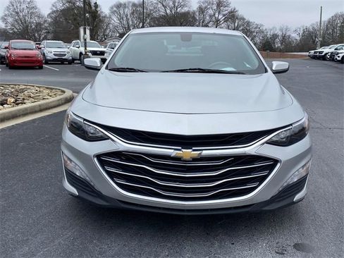 Used 2020 Chevrolet Malibu LT image 2