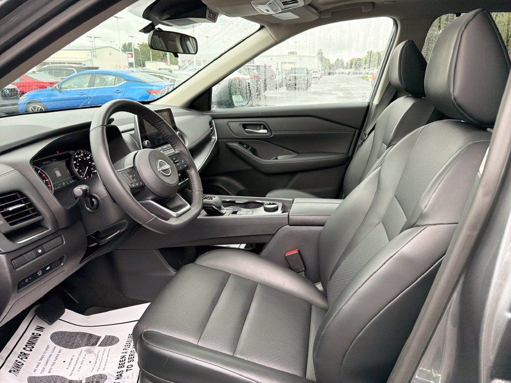 Used 2024 Nissan Rogue SV w/ SV Premium Package AWD/4WD image 10