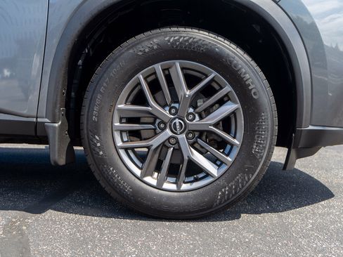 Used 2023 Nissan Rogue S AWD/4WD image 10