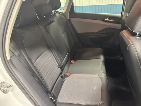 Used 2023 Volkswagen Taos SE image 36