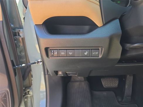 Used 2021 Toyota RAV4 XLE Premium AWD/4WD image 34
