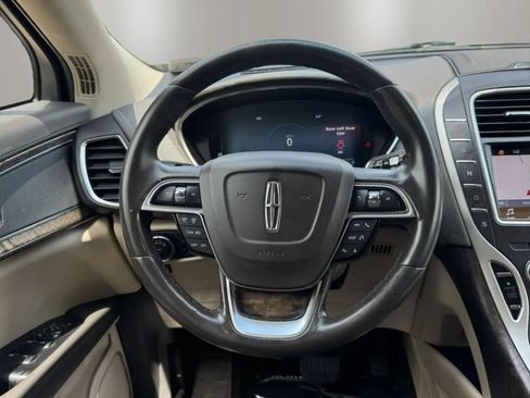 Used 2019 Lincoln Nautilus Select FWD image 20