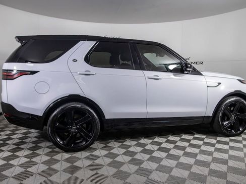 Used 2023 Land Rover Discovery Metropolitan Edition image 4