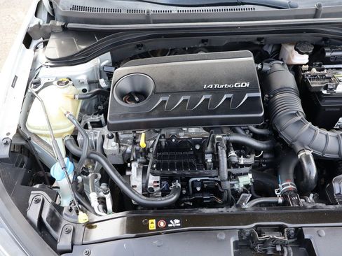 Used 2017 Hyundai Elantra ECO w/ Cargo Package image 38