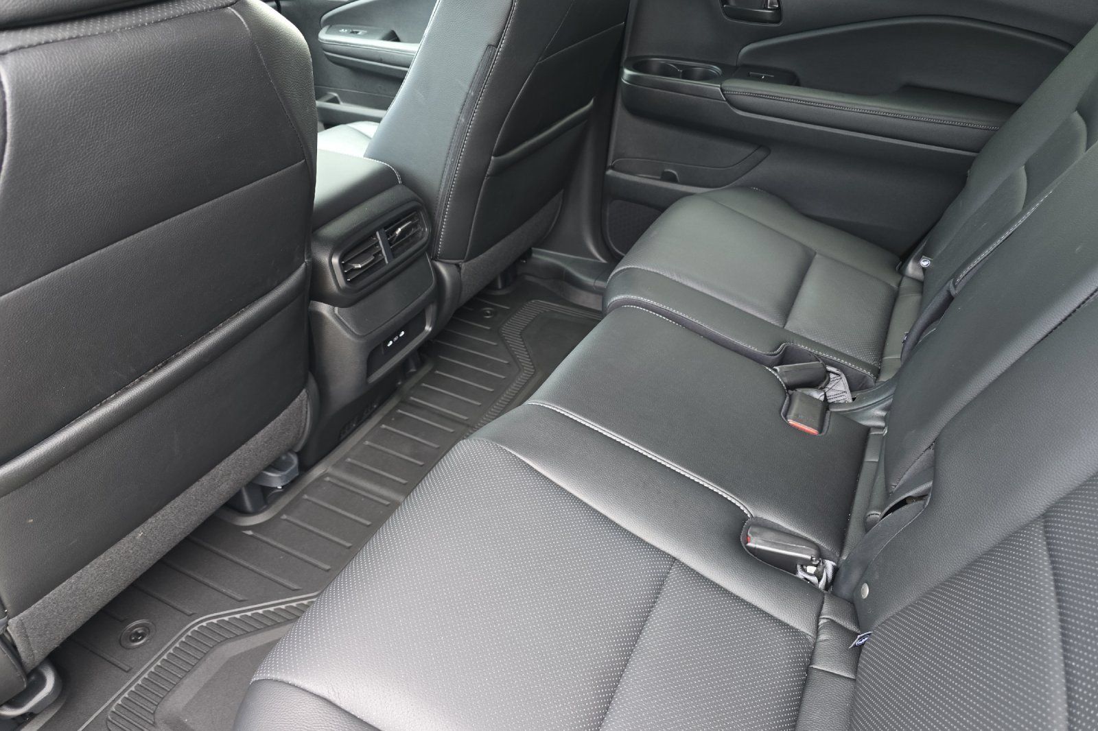 Used 2025 Honda Passport EX-L image 9