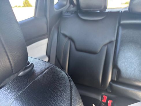 Used 2025 Jeep Compass Limited AWD/4WD image 39