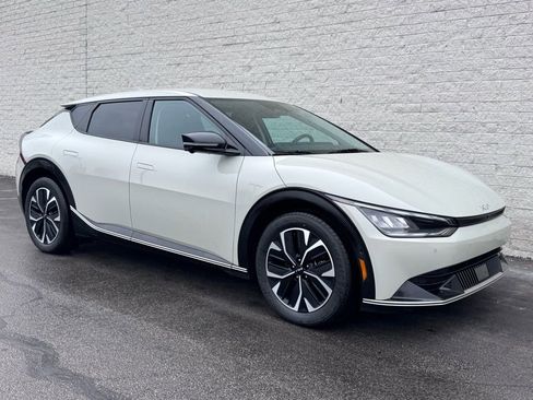 Used 2022 Kia EV6 Wind w/ Wind Technology Package image 6