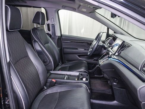 Used 2023 Honda Odyssey Elite image 17
