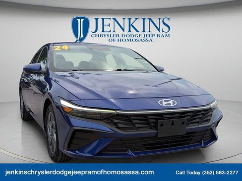 Used 2024 Hyundai Elantra SEL FWD image 12