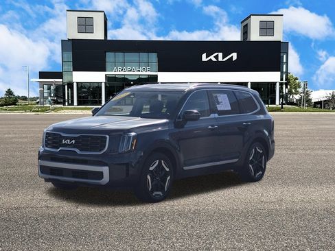 Used 2025 Kia Telluride S AWD/4WD image 4