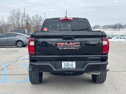 Used 2024 GMC Canyon Denali image 5