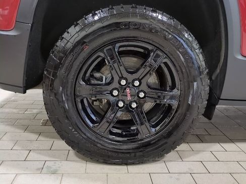 Used 2023 GMC Acadia AT4 image 19