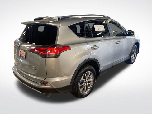 Certified 2017 Toyota RAV4 XLE AWD/4WD image 5