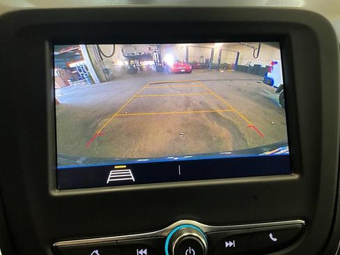 Used 2021 Chevrolet Equinox LT FWD image 19