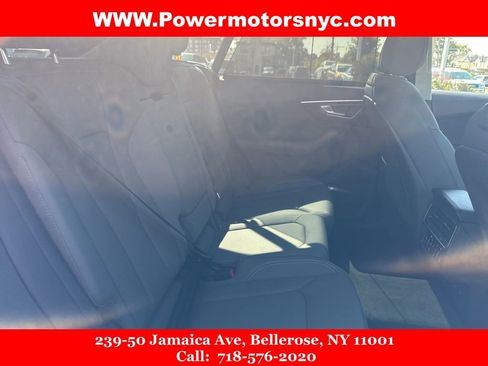 Used 2022 Audi Q8 Premium Plus w/ Premium Plus Package image 20