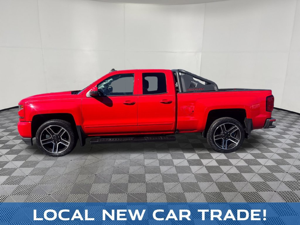 Used 2017 Chevrolet Silverado 1500 LT w/ All Star Edition AWD/4WD image 3