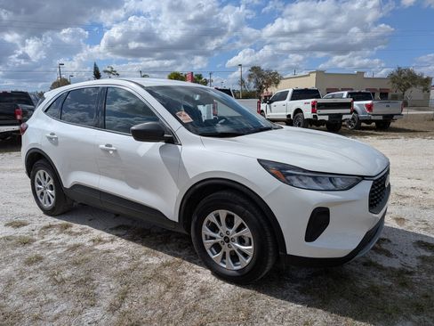 Used 2023 Ford Escape Active AWD/4WD image 2