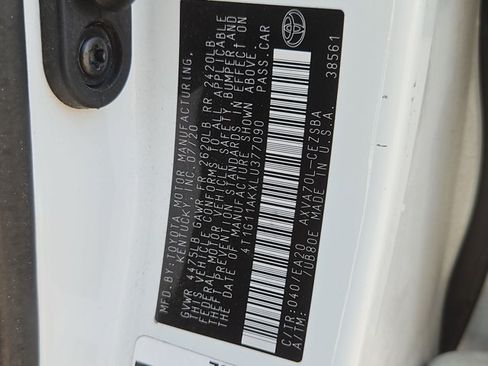 Used 2020 Toyota Camry SE w/ Carpet Mat Package FWD image 17