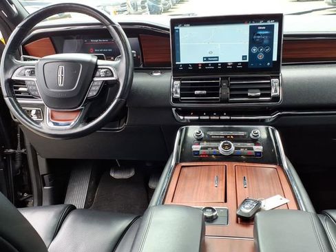 Used 2024 Lincoln Navigator Premiere AWD/4WD image 17