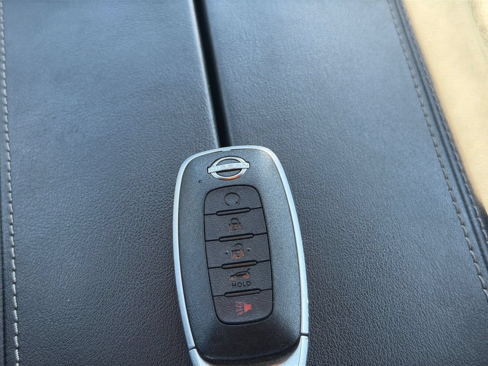 Used 2025 Nissan Rogue SV FWD image 25