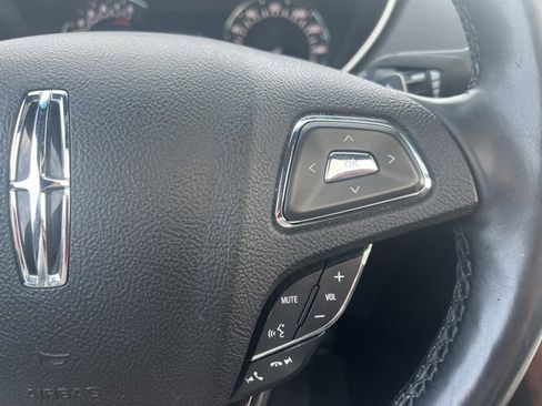 Used 2017 Lincoln MKX Reserve w/ Lincoln MKX Climate Package image 17