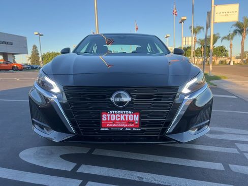 Used 2025 Nissan Altima 2.5 SV image 4