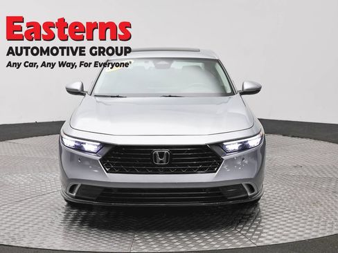 Used 2025 Honda Accord EX-L image 2