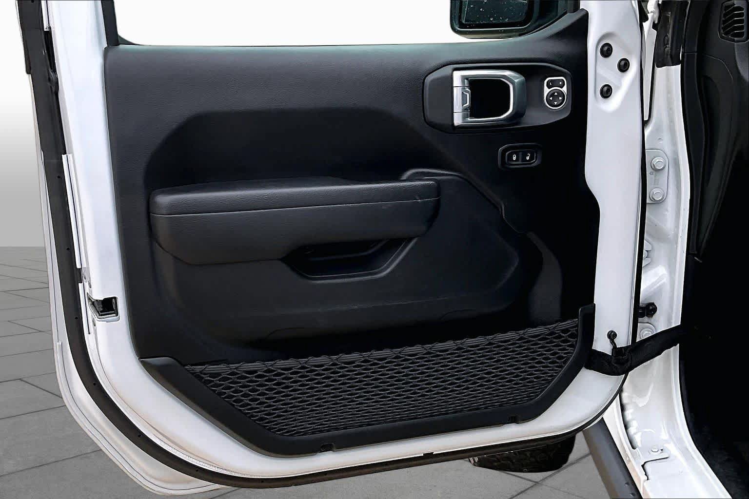 Used 2022 Jeep Wrangler Unlimited Rubicon 4xe w/ Safety Group AWD/4WD image 18