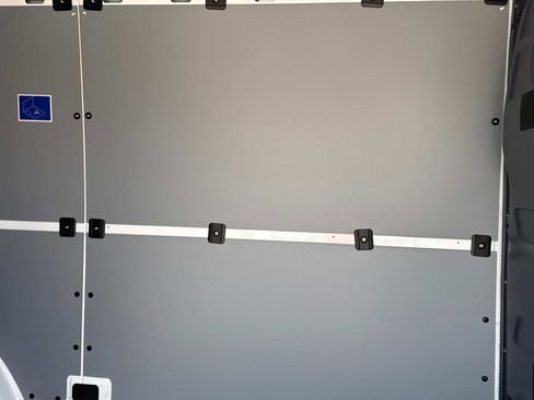 Used 2025 Mercedes-Benz Sprinter 2500 image 5