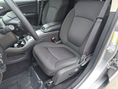 Used 2016 Dodge Journey SXT w/ Comfort/Convenience Group image 16