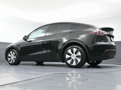 Used 2022 Tesla Model Y Long Range image 56