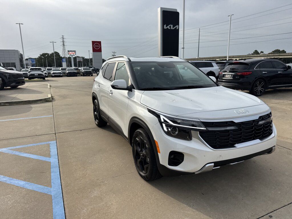 Certified 2026 Kia Seltos EX w/ EX Sunroof Package FWD image 8