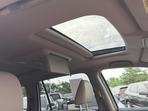 Used 2017 Honda Pilot Elite image 16