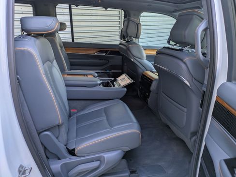 Used 2022 Jeep Grand Wagoneer Series II w/ Convenience Group III image 34