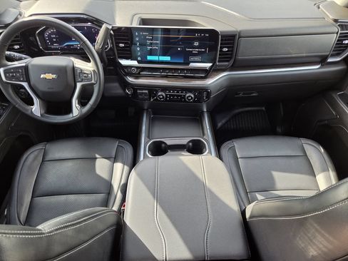 Used 2024 Chevrolet Silverado 2500 LT AWD/4WD image 12