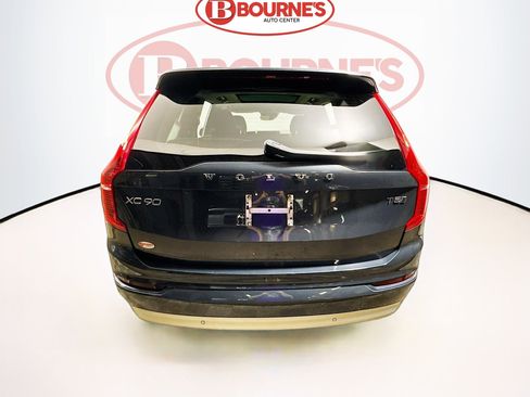 Used 2022 Volvo XC90 T5 Momentum image 10