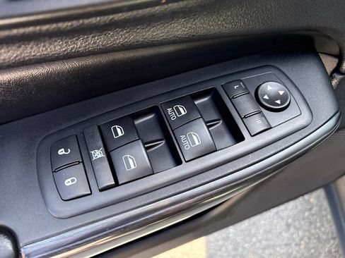 Used 2017 Jeep Cherokee 75th Anniversary AWD/4WD image 13