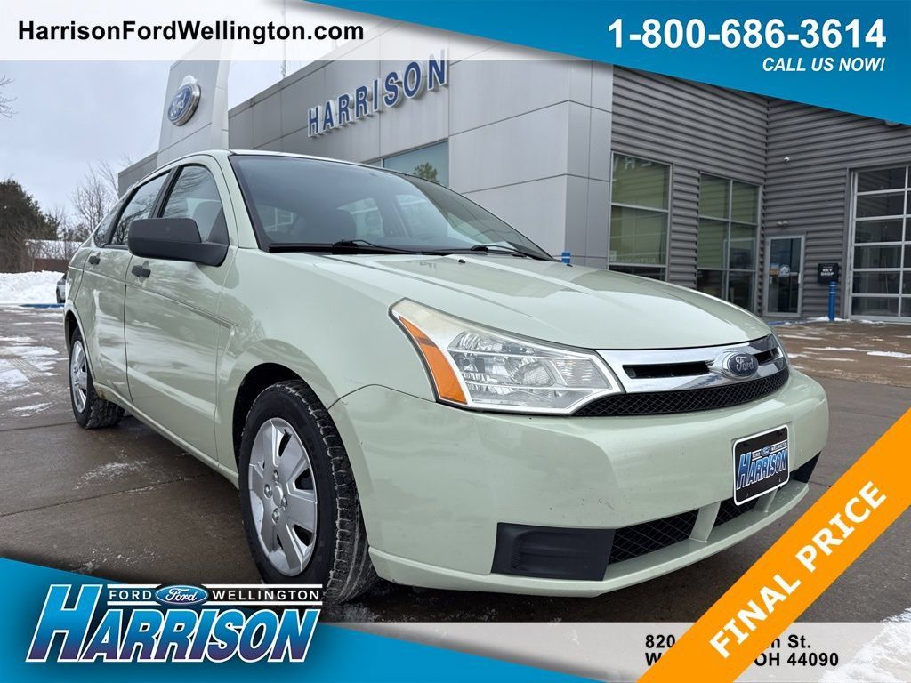 Used 2010 Ford Focus SE FWD image 1