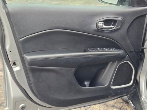 Used 2020 Jeep Compass Latitude image 18