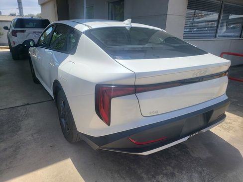 Used 2025 Kia K4 LXS image 10