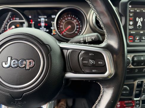 Used 2021 Jeep Gladiator Rubicon image 16